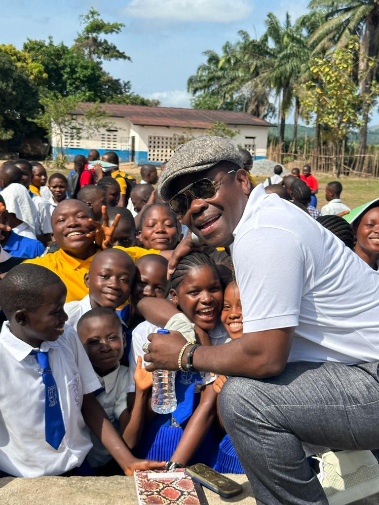The CEO visited one of the schools to personally pay school fees and provide support for more than ten school-going pupils. When the pupils saw him, many ran toward him with joy, clearly excited and grateful for his continued support. Their happiness reflected the deep impact of his work and the hope it brings to their lives.